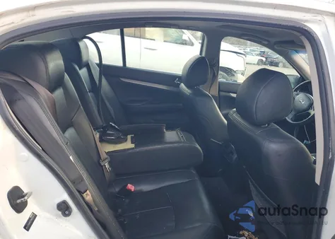 2015 Infiniti Q40 z USA, uszkodzony, nr VIN JN1CV6AR2FM650810